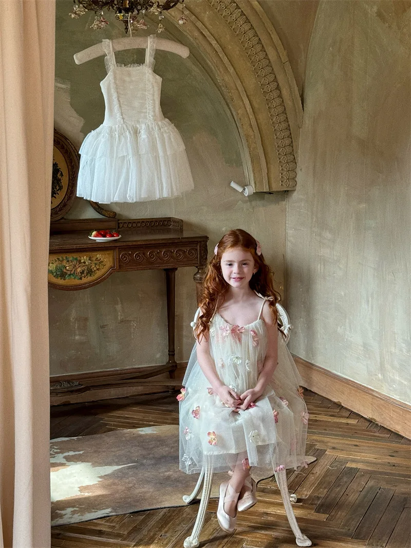 2025 letnia dziewczęca nowa sukienka wróżki z pływającą przędzą trójwymiarowy kwiat bez rękawów spódnica z przędzy na ramiączkach