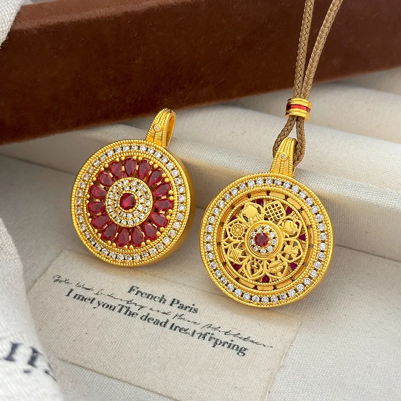 9999 gold full-cut diamond rose window pendant with rotatable compass necklace - fashionable and high-end pendant