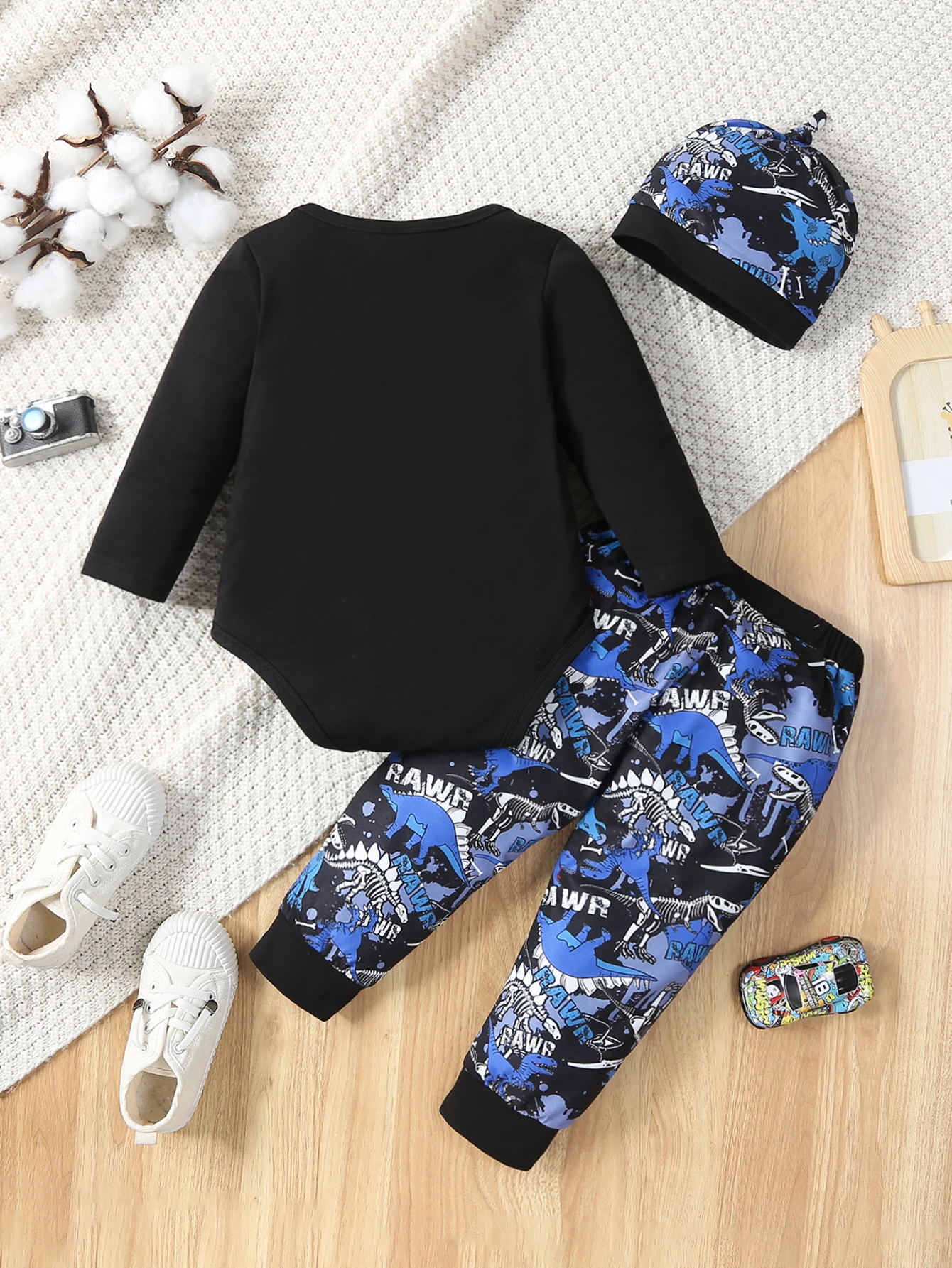2-teiliges modisches Freizeit-Outfit für Babys mit Cartoon-Print, langärmliger Strampler mit komplett bedruckter langer Hose für Frühling und Herbst – Detail 4