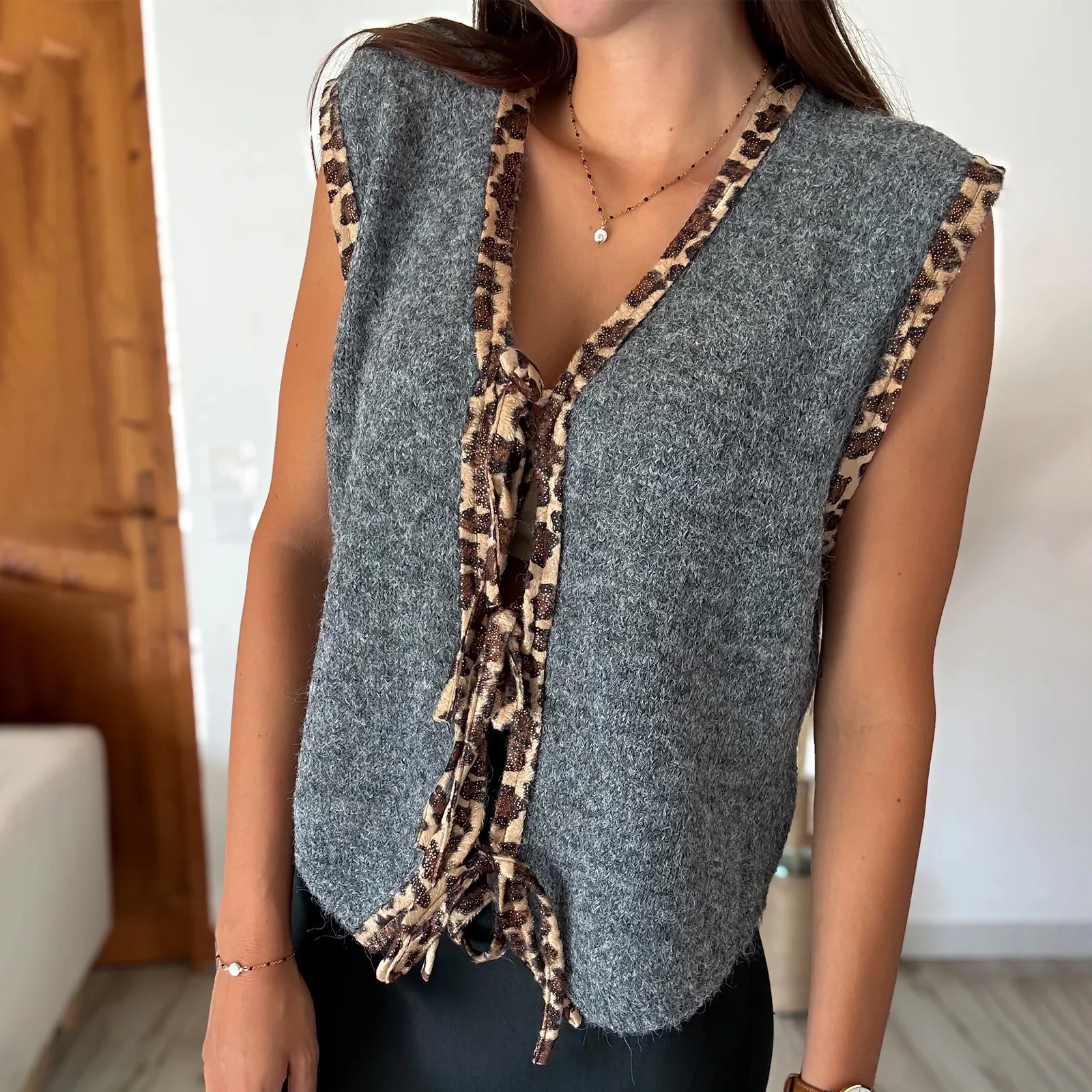 hirigin Women Leopard Knitted Tie Front Vest Cheetah Print Open Front Cardigan Fall Sleeveless Contrast Sweater Tank Tops