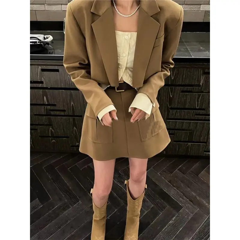 Women\'s Fall/Winter British Style Short Blazer Half Skirt Set Vintage Casual Solid Color Pockets Suit Coat Skirt Two-piece Set