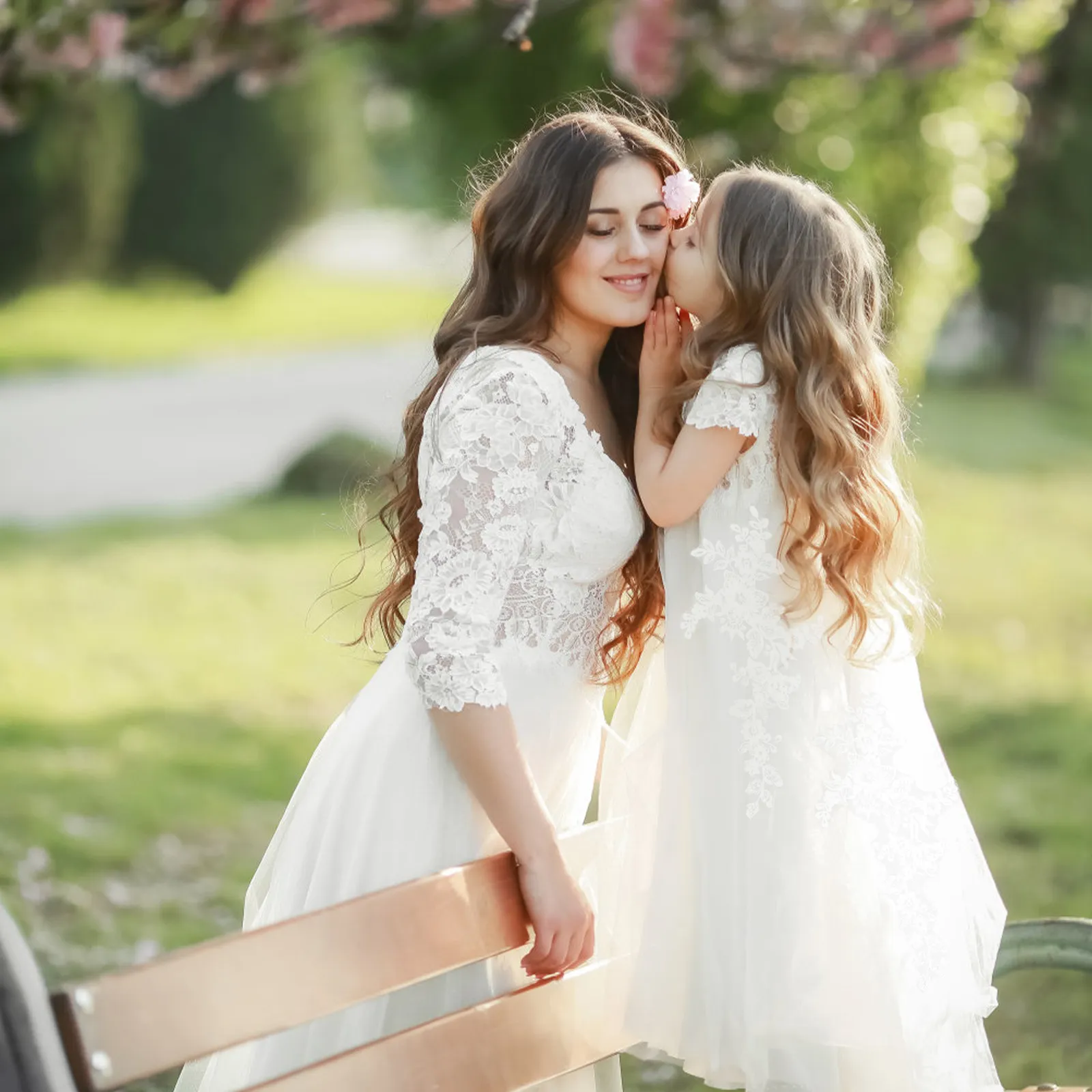 

1 Pair Leaf Flower Lace Applique Embellishment Embroidered Patch Wedding Bridal Dress Decoration Sewing on Patch