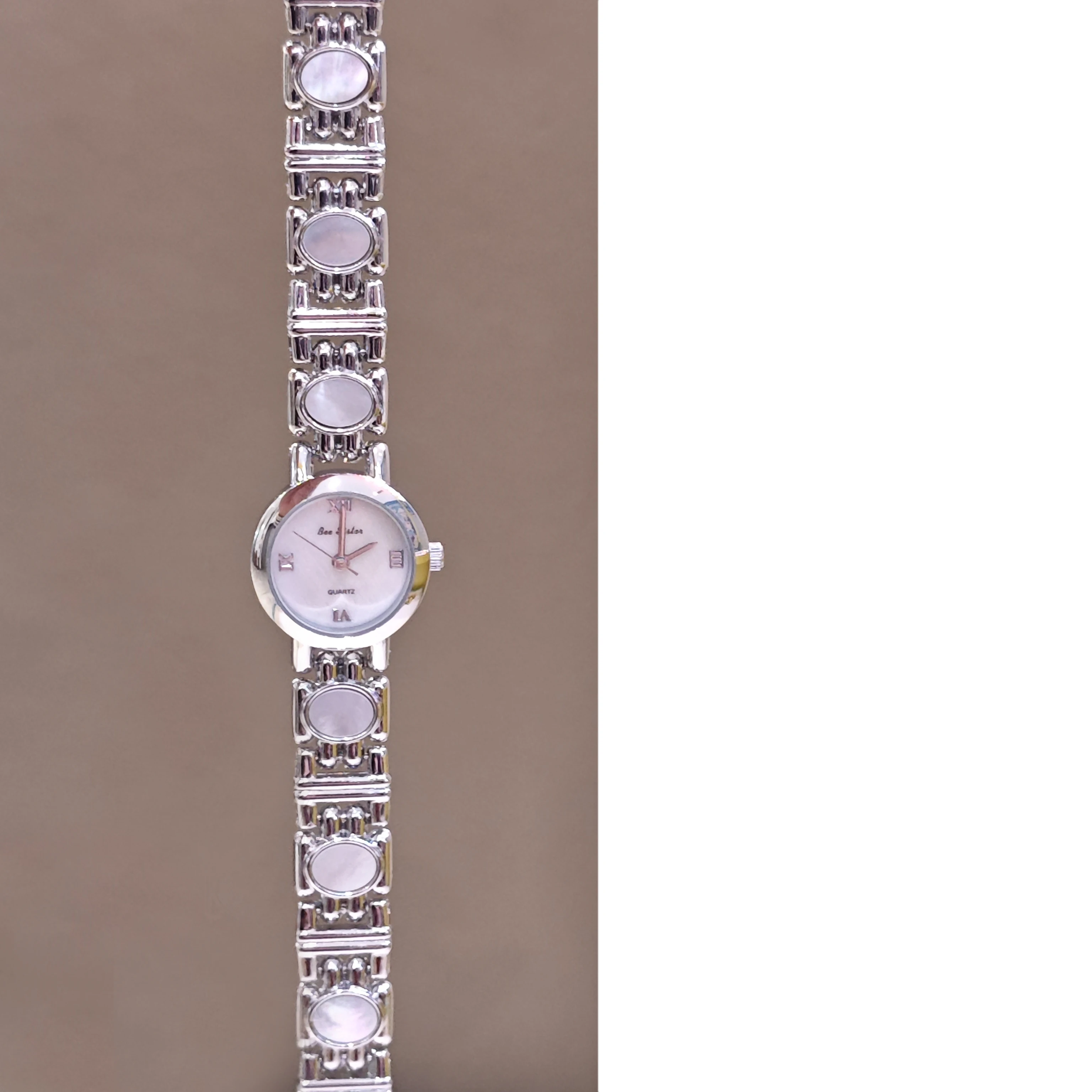 ساعة نسائية صغيرة فاخرة جديدة 2025 مع سوار من اللؤلؤ - ساعة نسائية فاخرة عالية الجودة - إكسسوارات نسائية #2