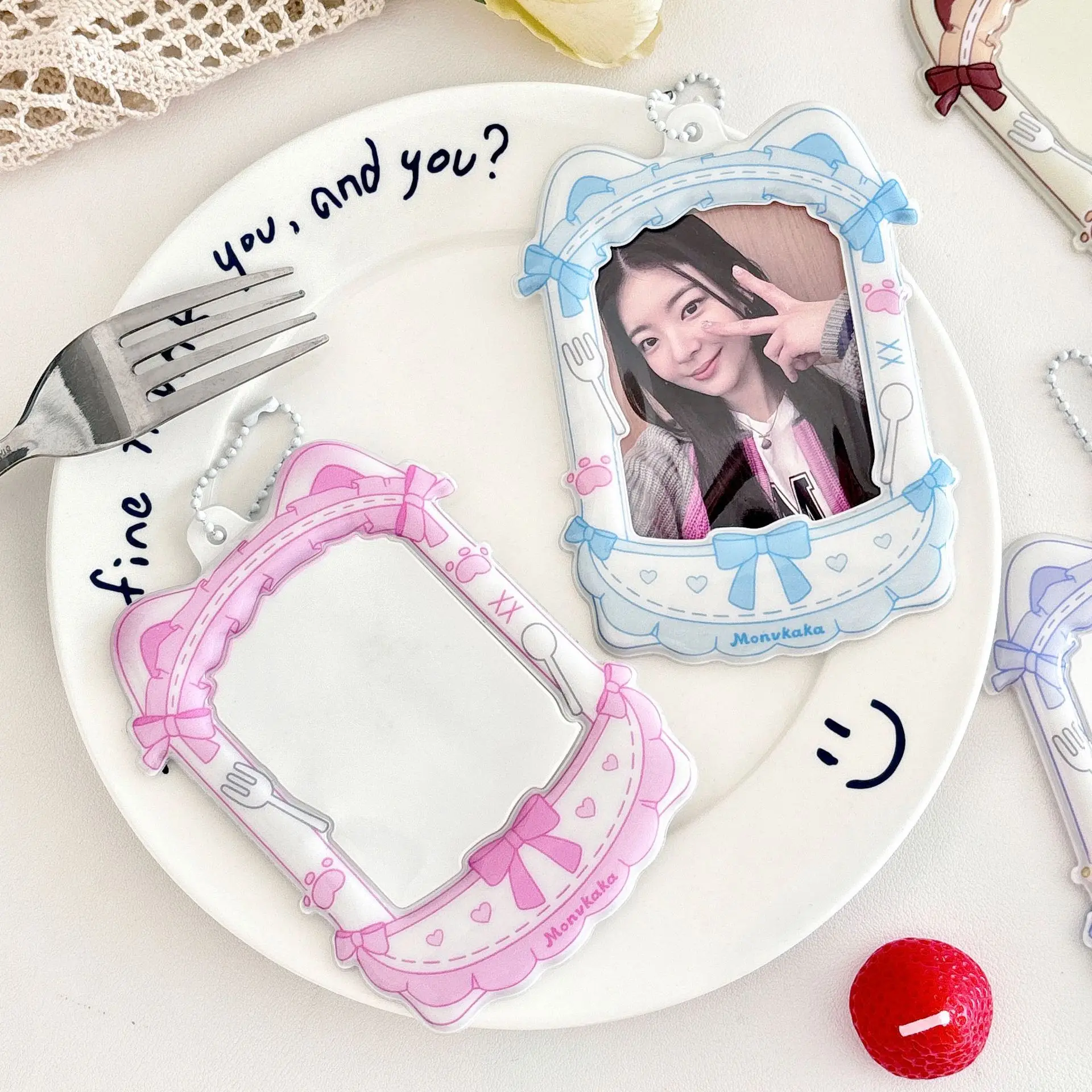 Cute Kitten Photocard Holder Keychain Photo Card Holders 2.1x2.7 Inch ID Badge Holder Bus Card Credit ID Bank Card Holder