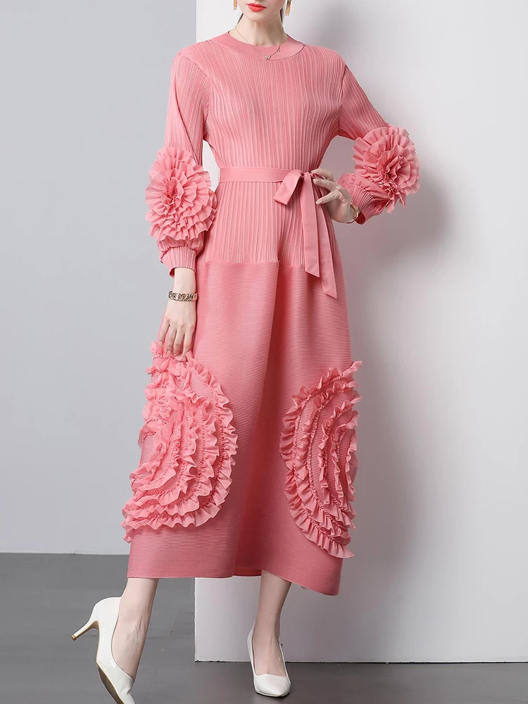 GVUW Pleated Appliqeus Long Dresses Women A Line Elegant Round Collar Full Sleeve Solid Color Lace-up New 2024 Dress 17G8220