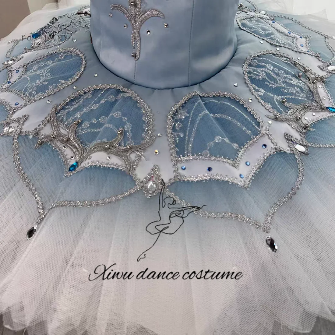 Costume de danse tutu de ballet brodé ombré bleu clair
