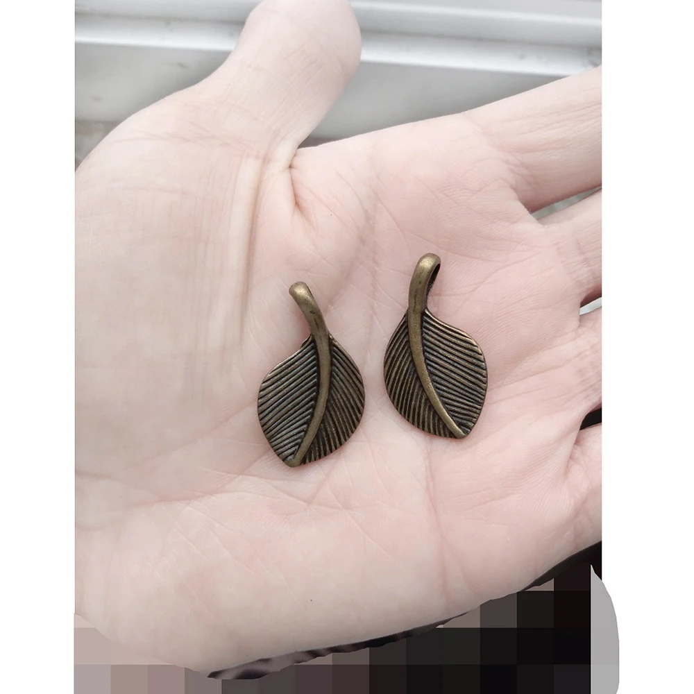 30pcs DIY Charms Handmade Metal Materials Costume Antique Bronze Leaf Accessories Parts jewellery For Crafts Wholesales Pendants