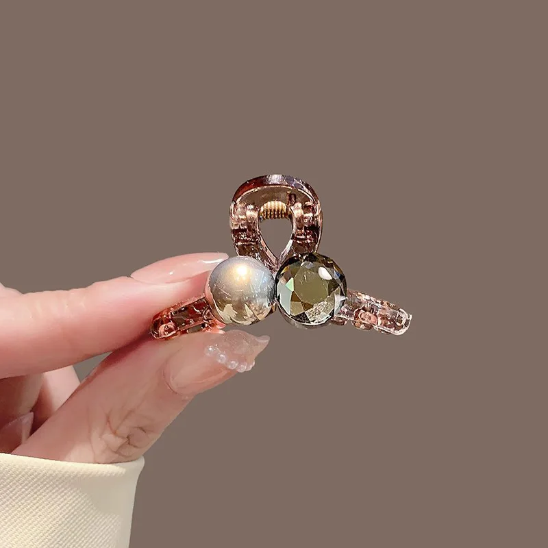 Рисунок 4 - Элегантный бант в виде акулы