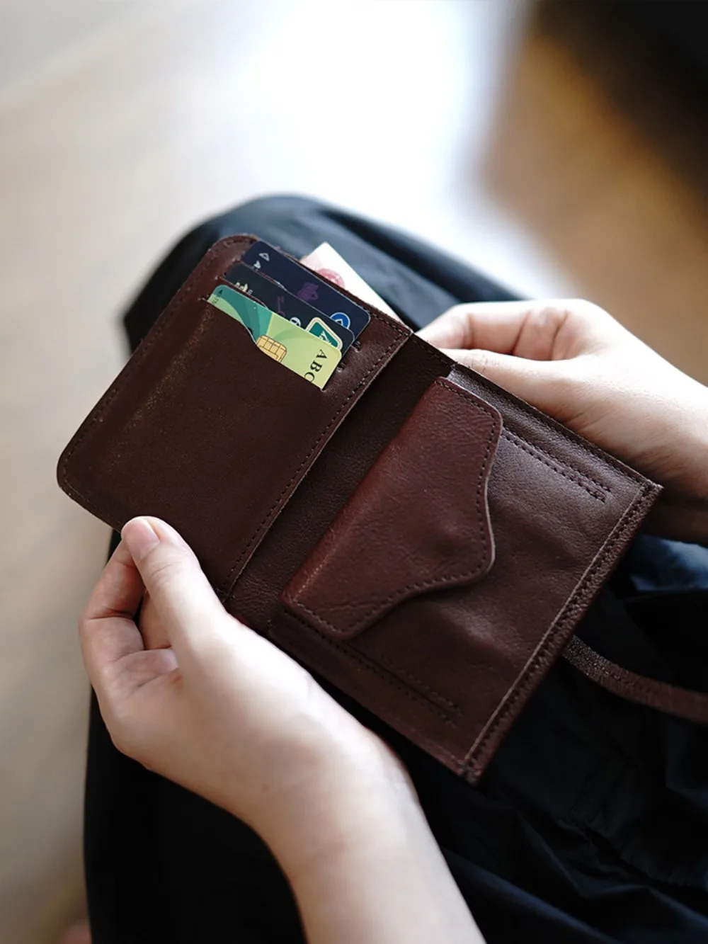 Soft retro genuine leather wallet made of top-grain cowhide with niche design, practical short money clip, minimalist coin purse
