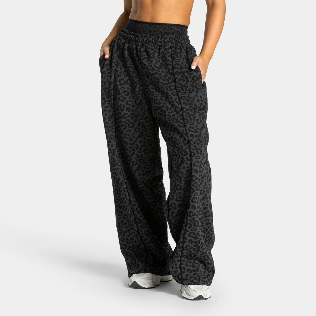 Women's Comfy Oversized Leopard Print Wide Leg Pants High Waist Elastic Waist with Pockets Casual Yoga Workout Sweatpants