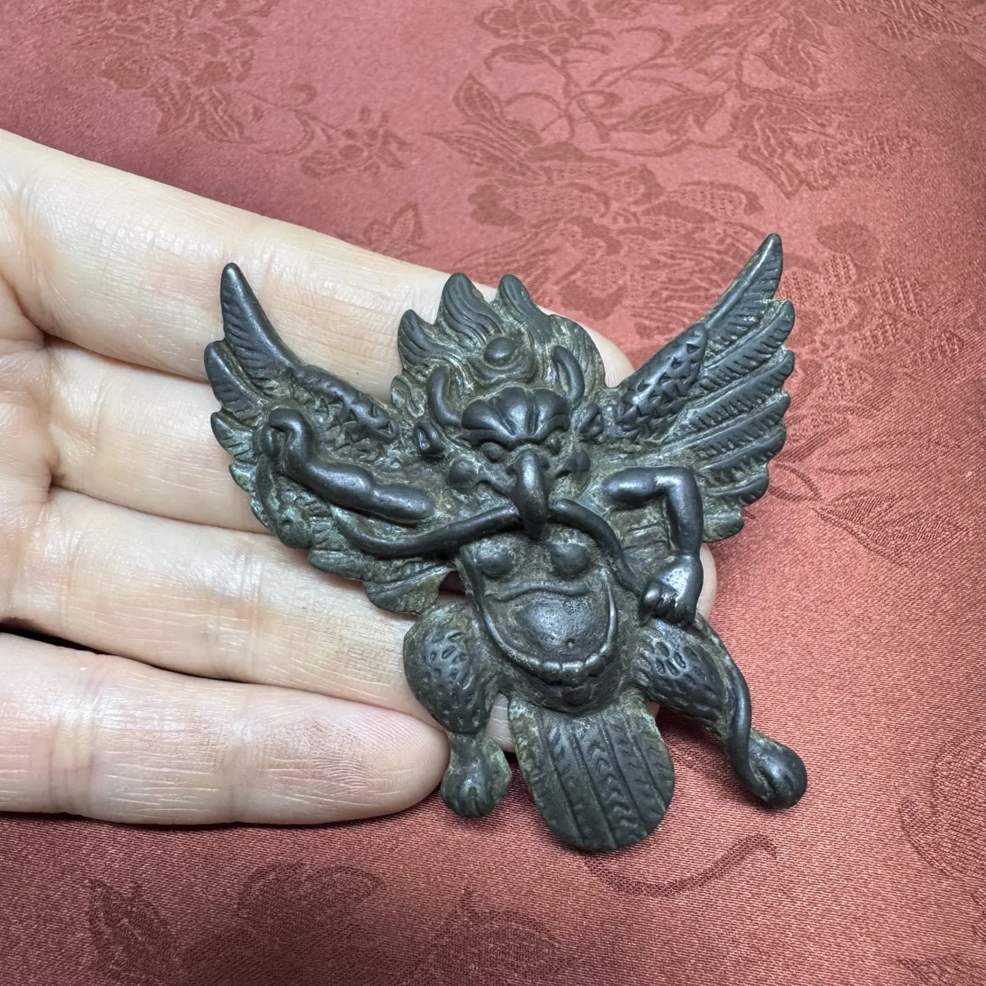 China retro bronze micro-carving small pieces of Dapeng bird protective waist tag pendant
