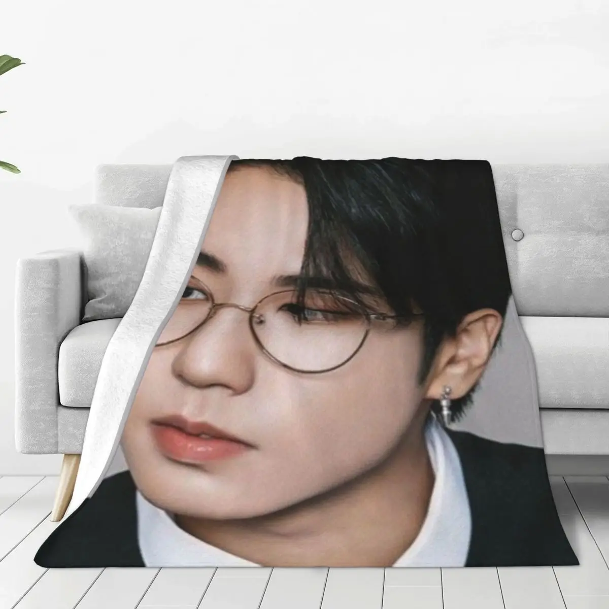 Fluffy Baby Blanket KPOP Han JiSung Sofa Camp Nap Bedspread Cozy Flannel Blanket Bedroom Decor