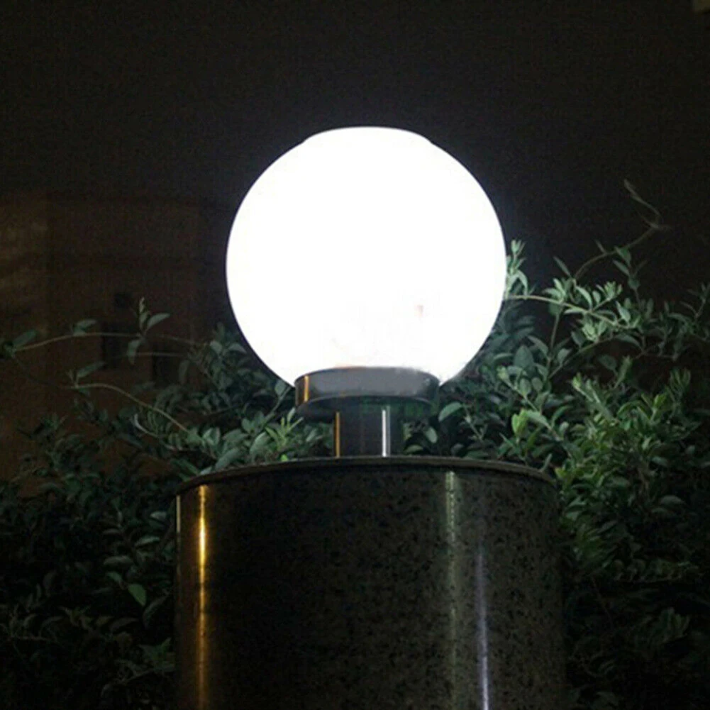 โคมไฟถนนกลางแจ้ง โคมไฟโซลาร์เซลล์ LED ทันสมัย สำหรับตกแต่งสนามหญ้า โคมไฟทรงกลมอะคริลิค