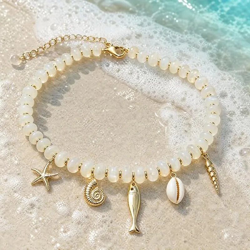 Hot-selling resin acrylic necklace resort beach casual versatile pendant new women's neck chain