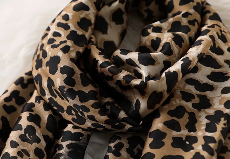 Alla moda Della Stampa Del Leopardo Scialle di Cotone Wrap Donna Musulmano Hijab Morbido Pashmina Sciarpa Sottile Femme Fascia Foulard 2025 Stole