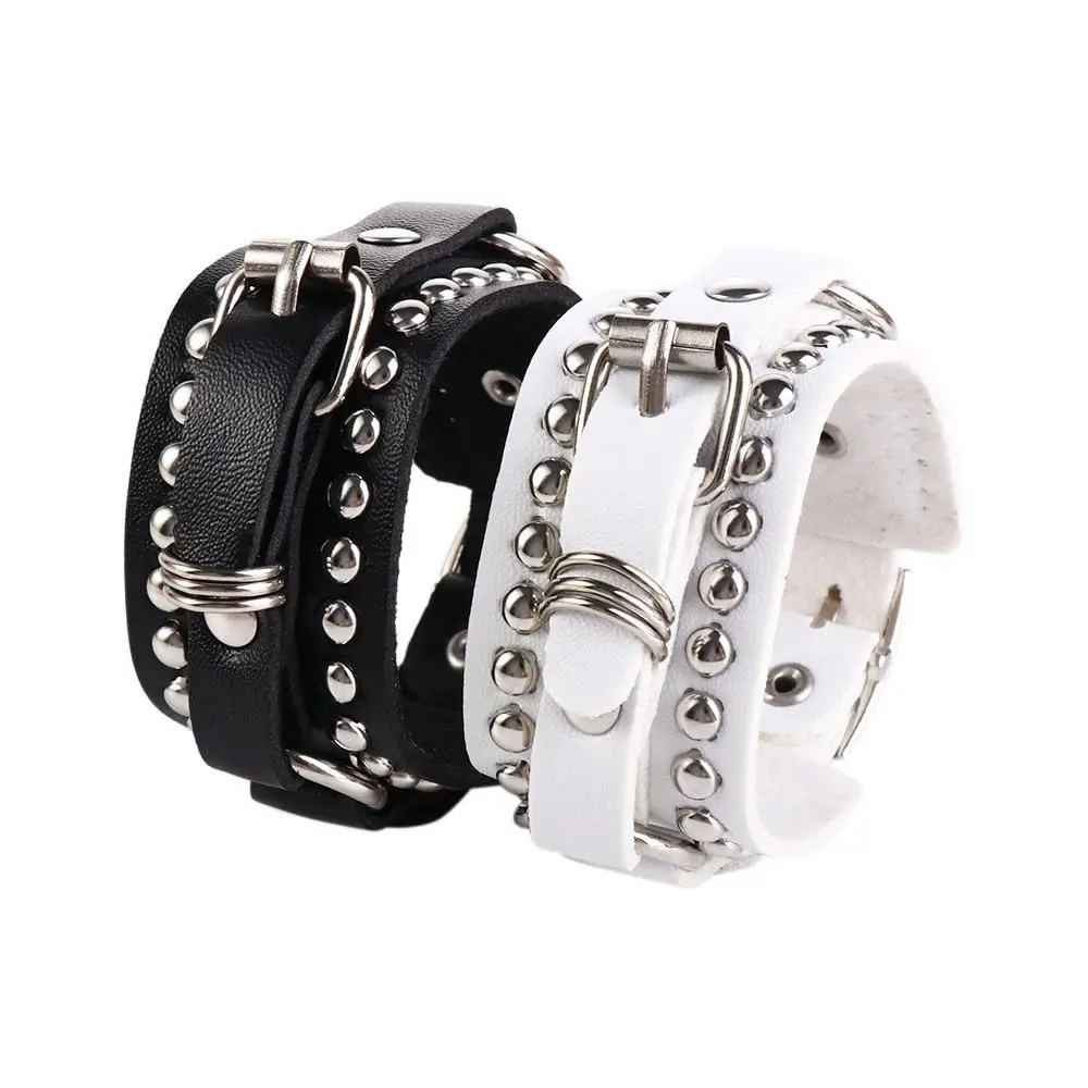 Couple Hand Rings Fashion Design Metal Buckle Women Wristband Rivet Chains Bracelets Korean Hand Rope PU Leather Bracelet