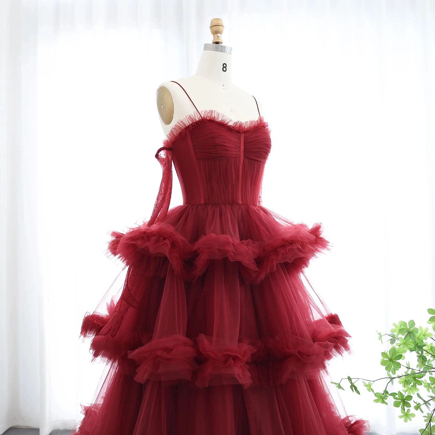 Arabic Burgundy Tulle Tiered Ruffles Evening Dresses with Gloves Pink Spaghetti Straps Wedding Party Gowns SF049