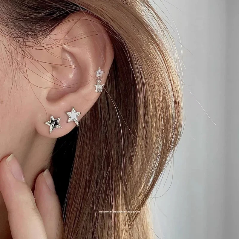 Y2K Fashion Black and White Pentagonal Stud Earrings for Women Girl Goth Design Zircon Little Star Earrings Hip Hop Jewelry Gift
