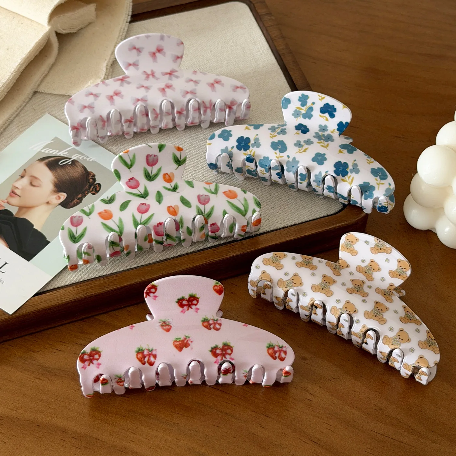 

Универсальная акриловая заколка-краб 10 см с принтом цветов и медведей, классический стиль «Дофамин», заколки-крабы для волос, аксессуары для женщин ﻿