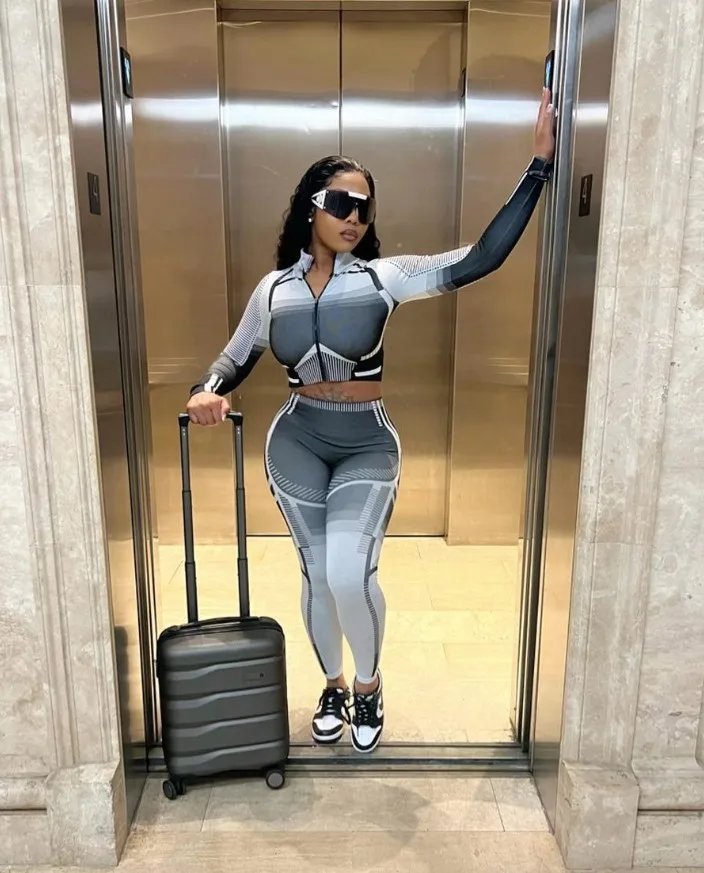 ملابس رياضية نسائية ضيقة بأكمام طويلة ، طباعة غير منتظمة ، أوربية وأميركية ، جديدة ، خريف وشتاء