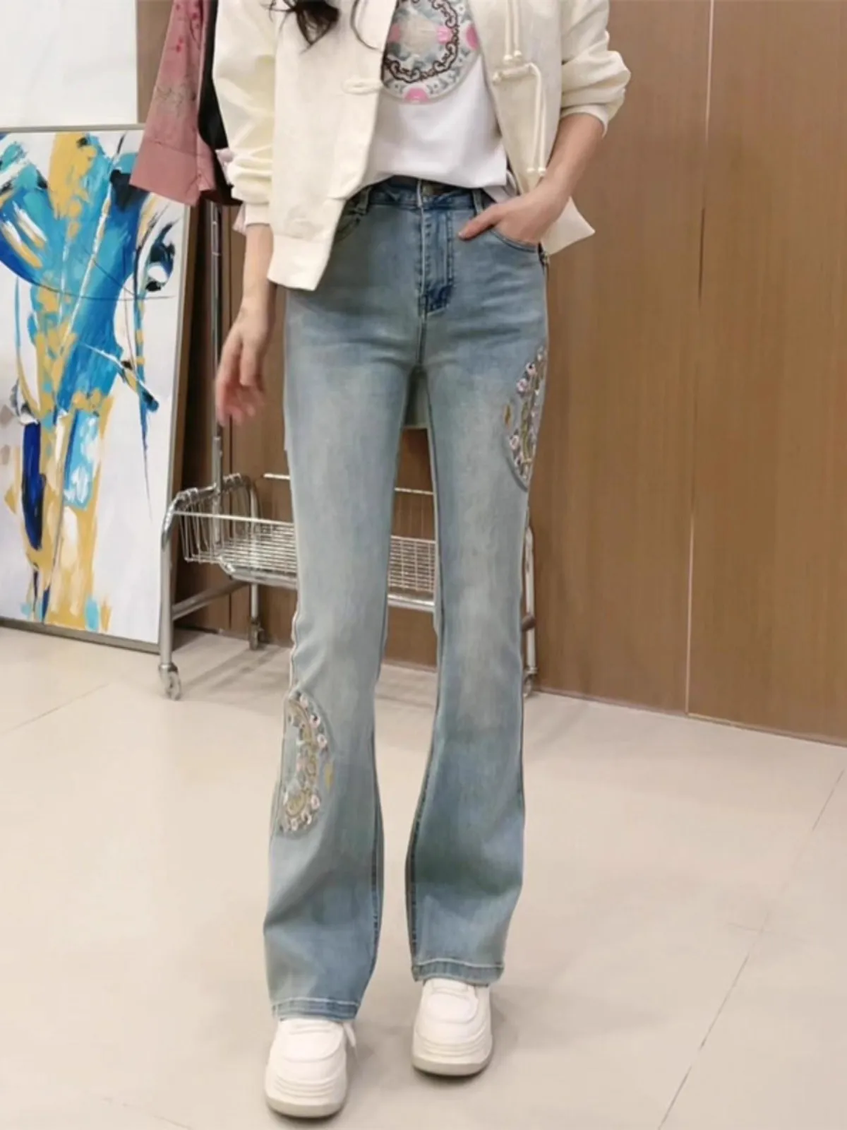 

Faionable Embroidered High Waist Bell Bot Jeans Slimming High Rise Concealing Meat Casual Sle Ladies Jeans
