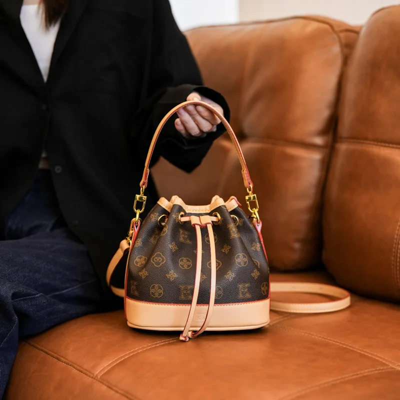 

2025 Printed Color Block Shoulder Bag, Luxe Crossbody Purse, Women's Chic Bucket Tote, Textured Day to Night Sling, Minimalist