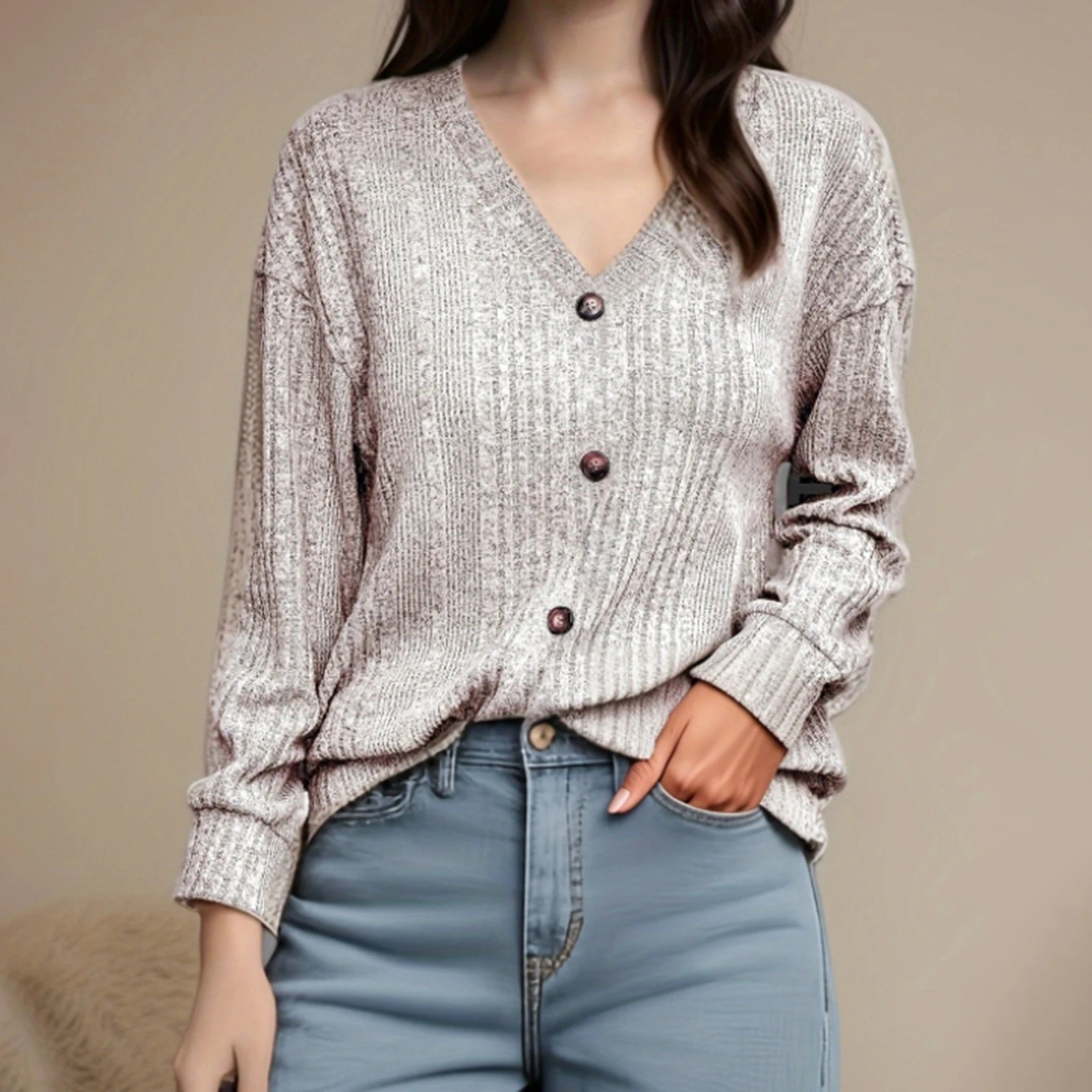 เสื้อสเวตเตอร์สีพื้นคลาสสิกสำหรับผู้หญิง คอวี แขนยาว ติดกระดุมด้านหน้า ผ้าถักแบบริบ ทรงลำลอง