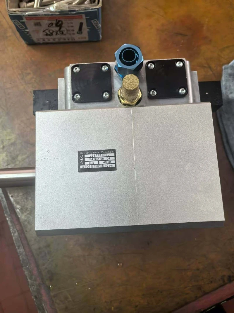 

For the new Heidelberg XL105 combined pressure cylinder F4.335.001