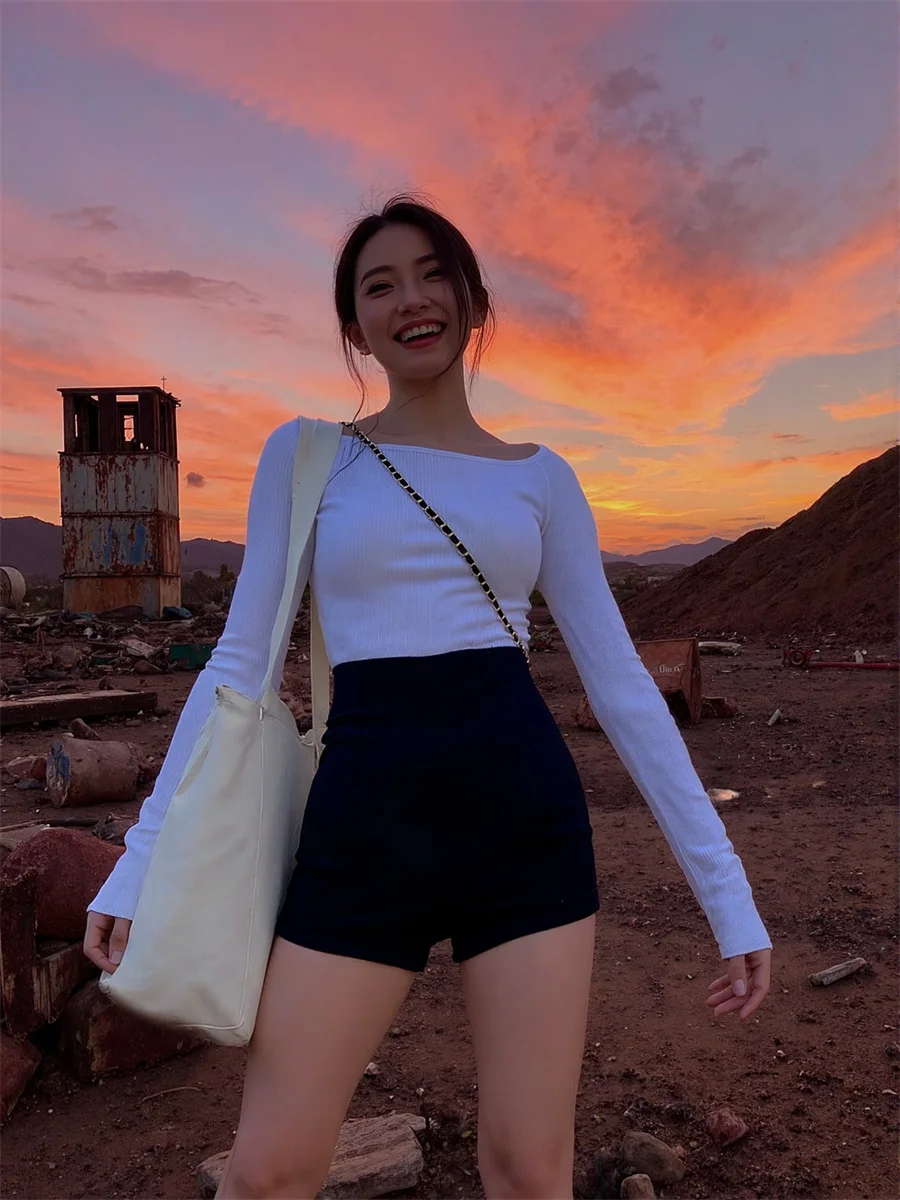 Pantaloncini larghi sexy a vita alta progettati eleganti abbigliamento da donna invernale in nylon micro-svasato Homewear Lounge Lady caldo anti-freddo Ins