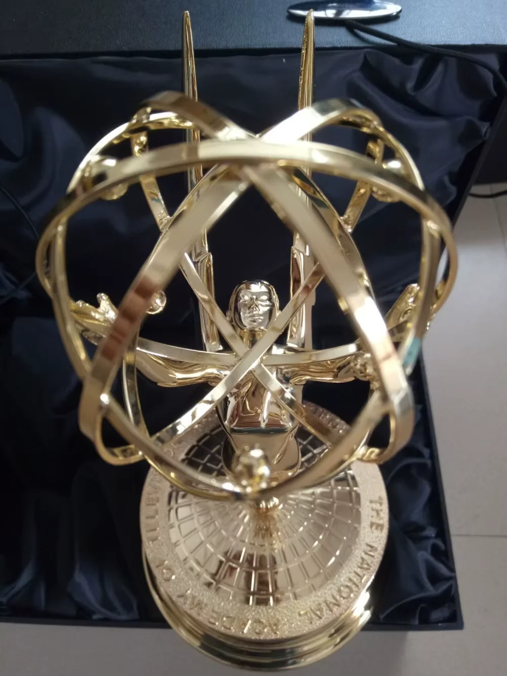 1pc1:1 Metal Emmy Trophy  Academy Award Of Merit Ome Decor Figure Sculpture Award Of Merit Christmas Gift Alloy Figure Sculpture