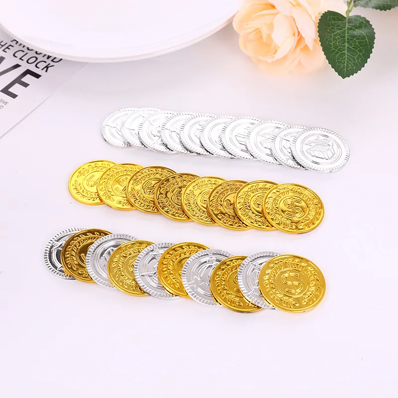 30/50 個海賊金貨銀貨銅貨プラスチックコインおもちゃホームキッド好意ゲーム宝物用品ゲームアクセサリー小道具