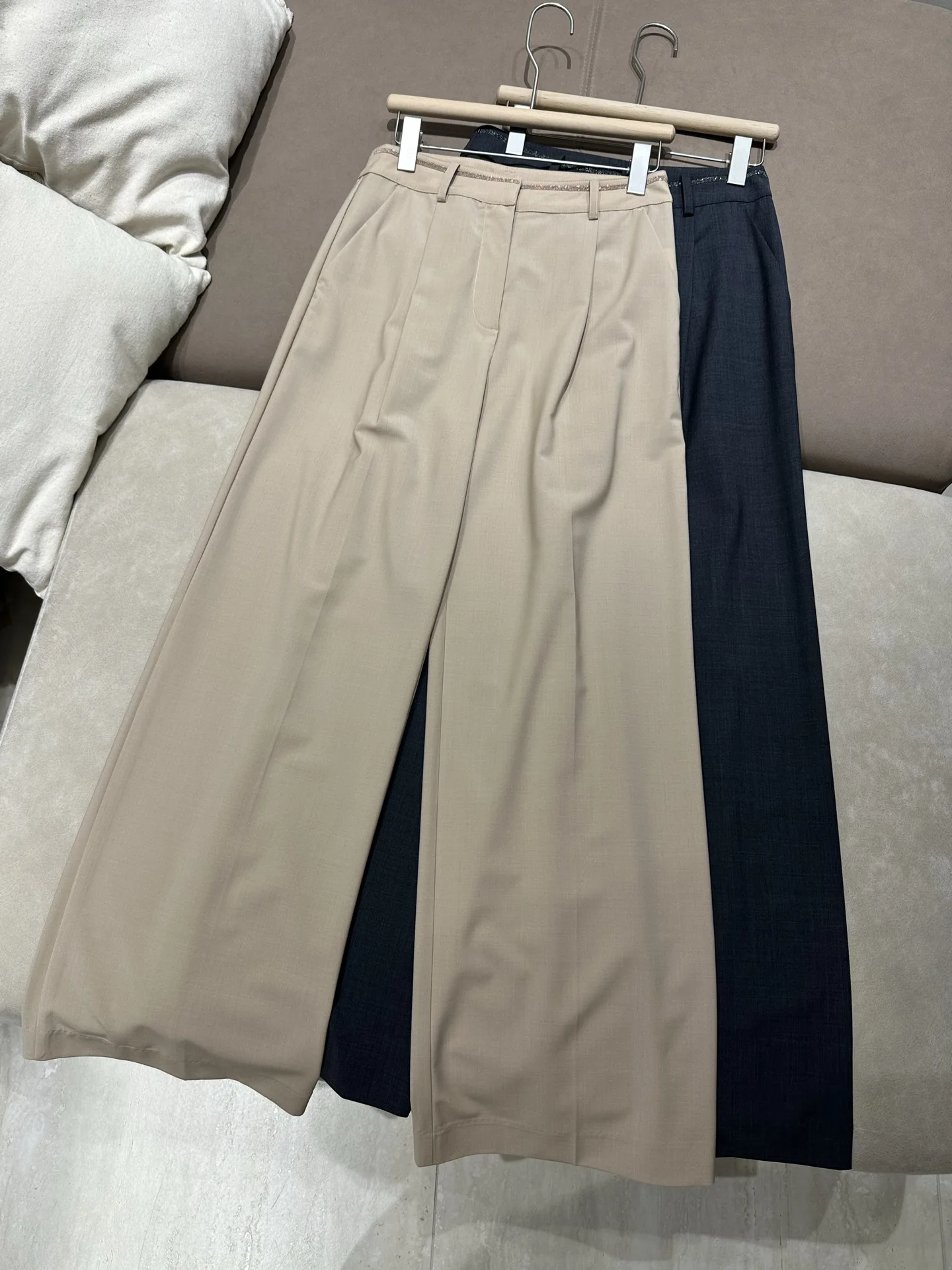 2026Women's High-Waisted Pleated Wide-Leg Trousers for Autumn