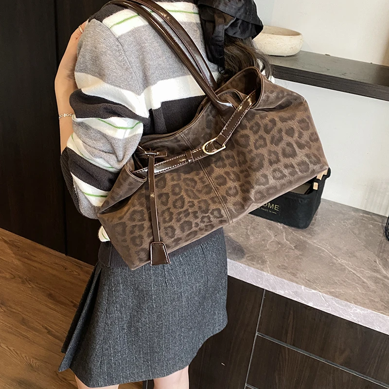 Fashionable Versatile Casual Large-Capacity Shoulder Bag for Women description 42