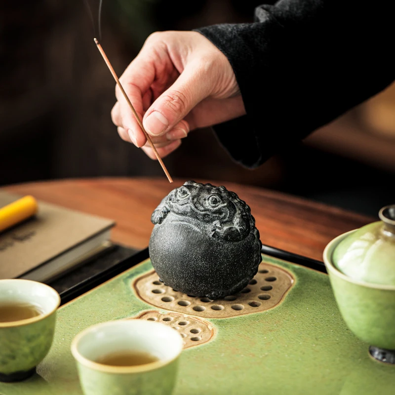 Money Frog Natural Black Basalt Figurine 7cm Lucky Golden Toad Natural Stone Tea Pet Incense Holder Tea Table Home Mascot Gift