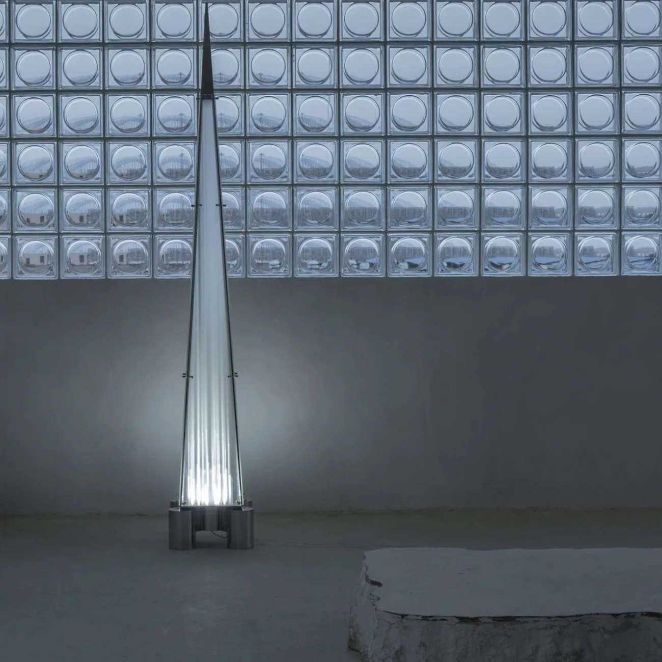 

High-end minimalist creative villa pyramid simple living room sofa light and shadow art ornament floor decorative lamp