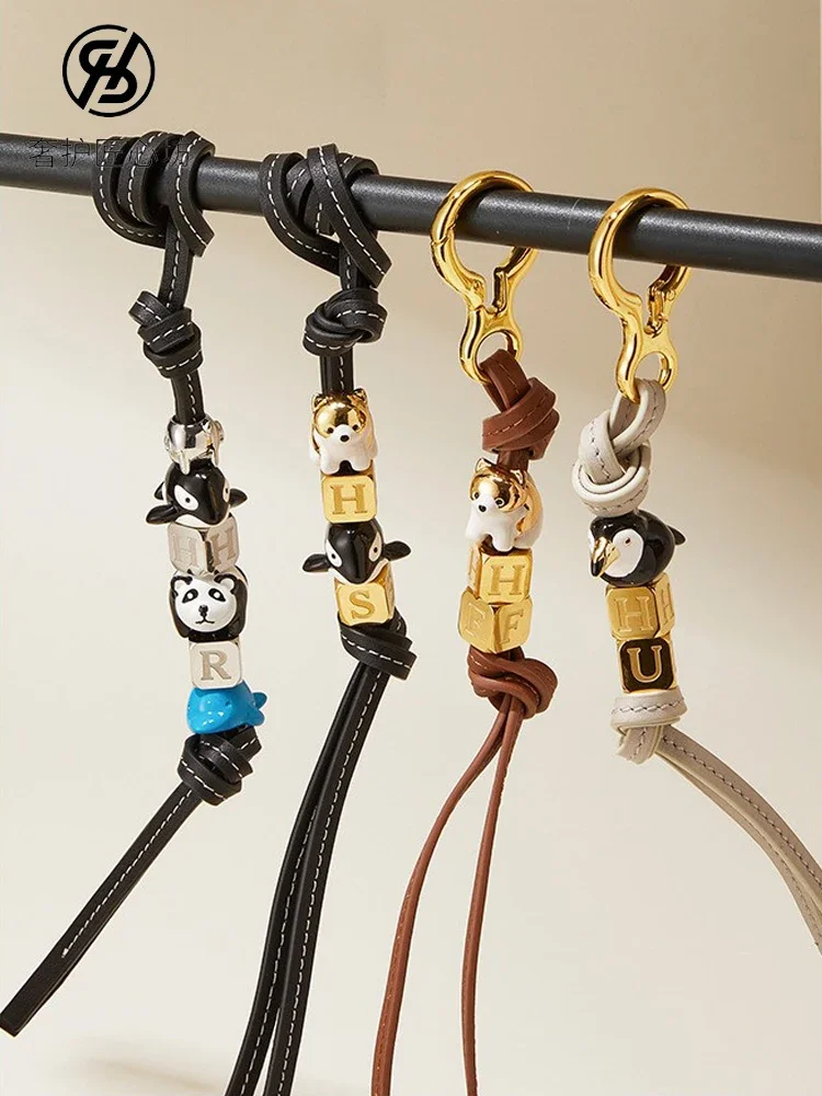 

Luxury Care Craftsmanship Square is suitable for LEW Wei pendants, bag accessories, and bead keychain pendants.