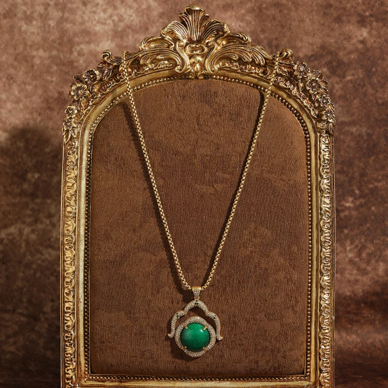 

Vintage Round Natural Stone Green Pendant Necklace Gold Color Women Elegance Quality Luxury New Arrivals Wedding Bride Jewelry