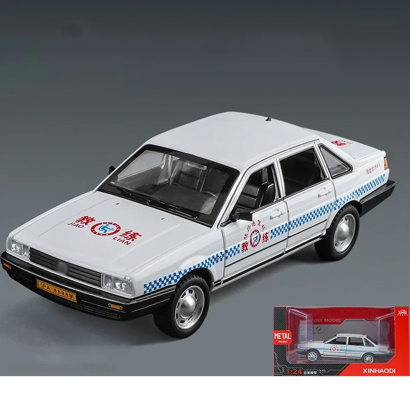 1:24 Santana Alloy Policer Car Diecast Metal Scale Model Sound&Light Simulation Collection Childrens Birthday Toy Vehicles Gifts