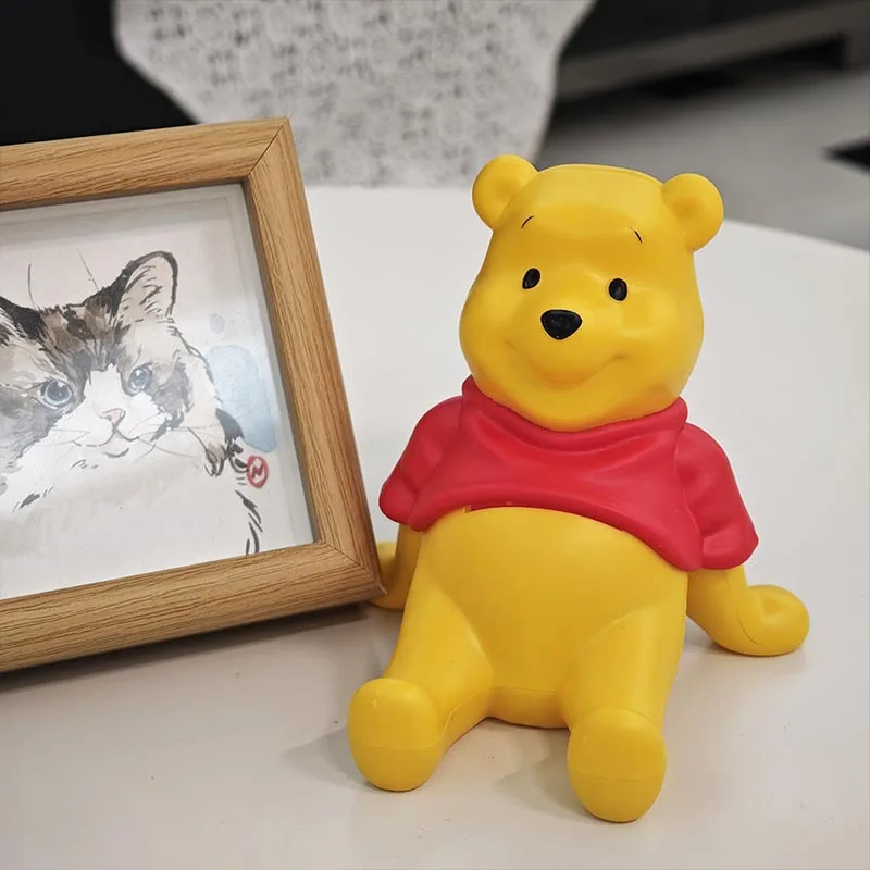 Winnie De Poeh Pop met Telefoon Ondersteuning Beugel Desktop Display Model Kawaii Telefoon Stand Anime Ornament Schattig Kamer Decor