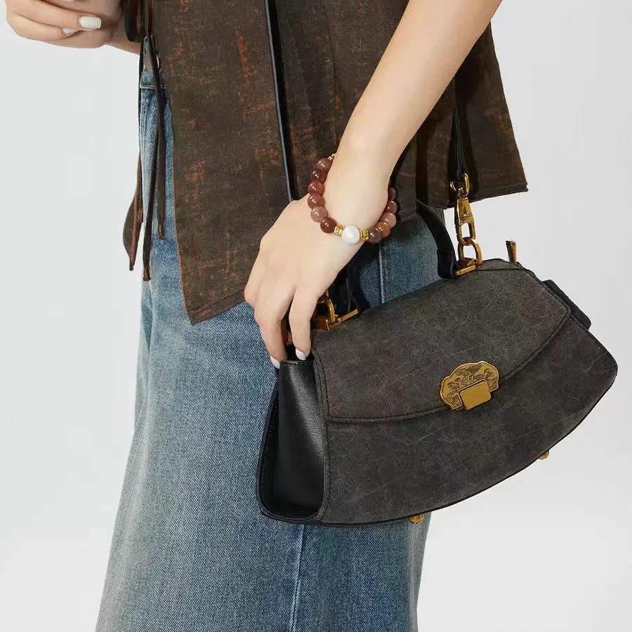 

Quiet Luxury & Exclusive Style Ladies Handbag Mulberry Silk Jacquard Gambiered Guangdong Silk & Leather Patchwork Design Bags