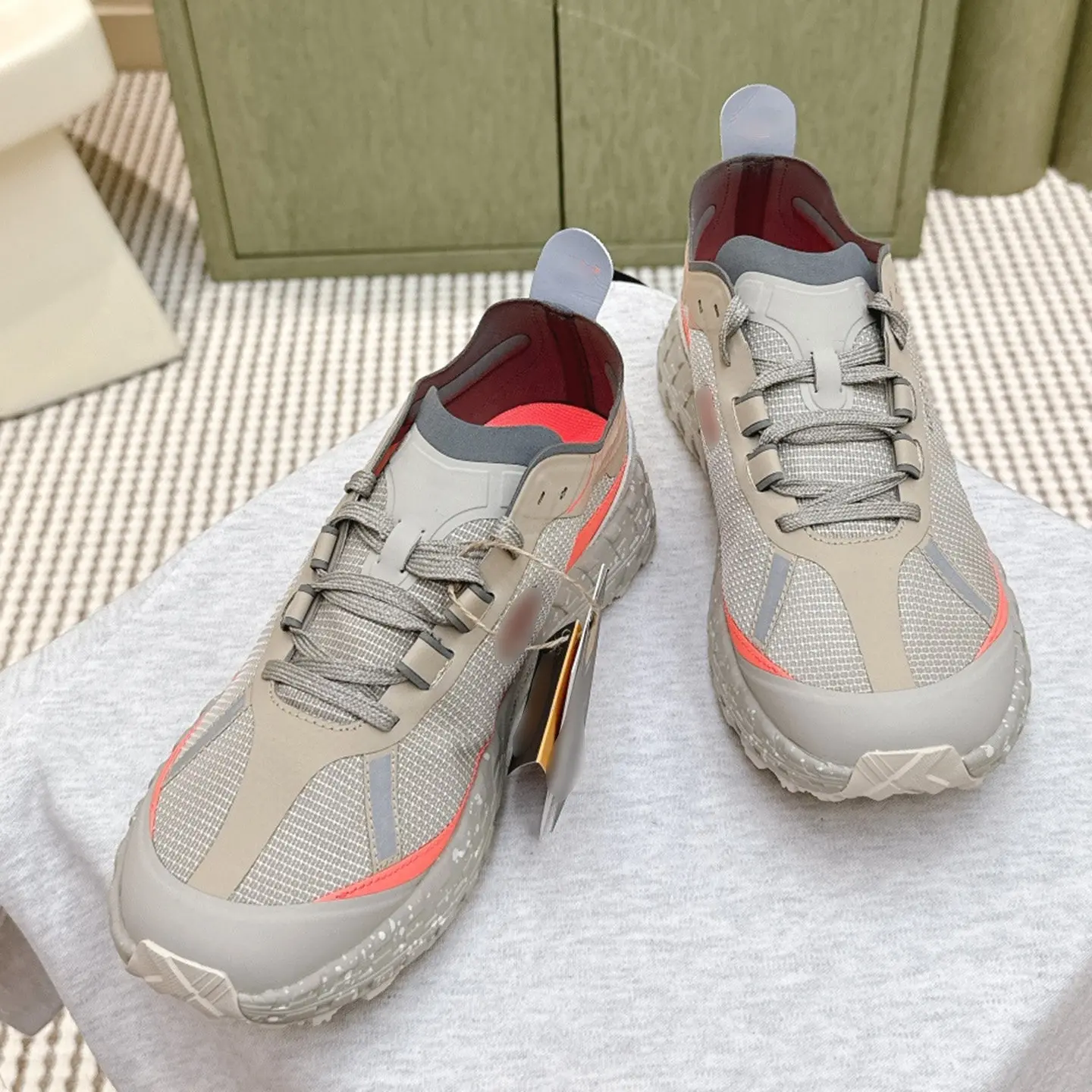 

Men's Running Shoes Unisex Sports Casual Footwear Walking and Jogging Shoes Comfortable and Versatile Trail Running Shoes