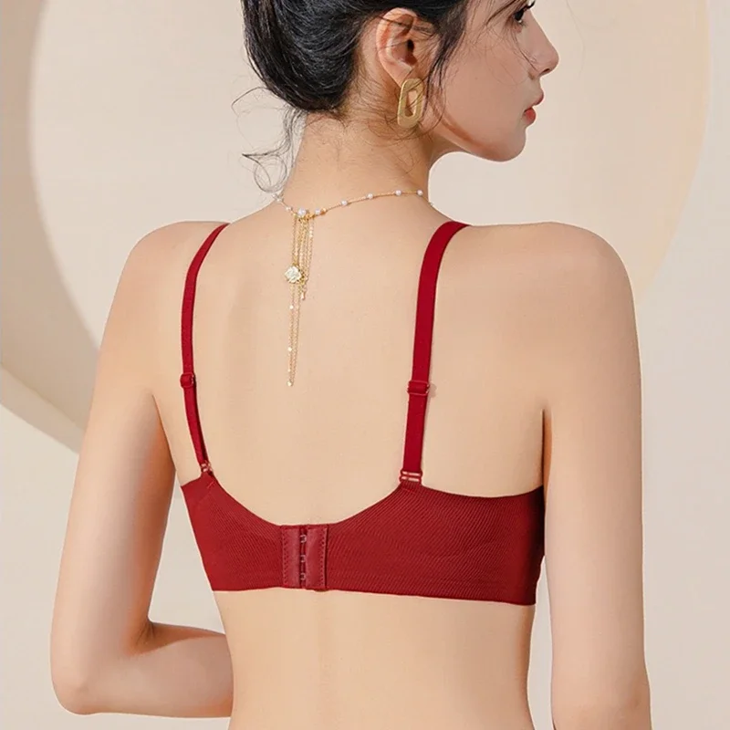 여성용 외부 확장 속옷은 작은 가슴을 모아 올려 큰 가슴을 보여주며, 흔적이 남지 않아 처짐을 방지합니다.