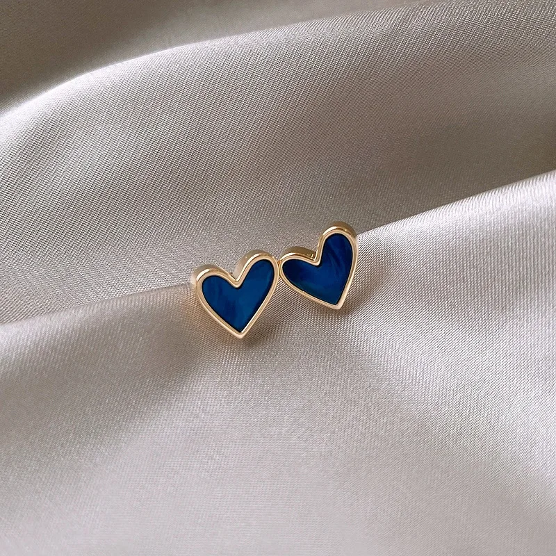 Vintage Heart Shaped Earrings Blue Love Stud Earrings Female Temperament Niche Earrings Ins Retro Little Peach Heart Ear Jewelry