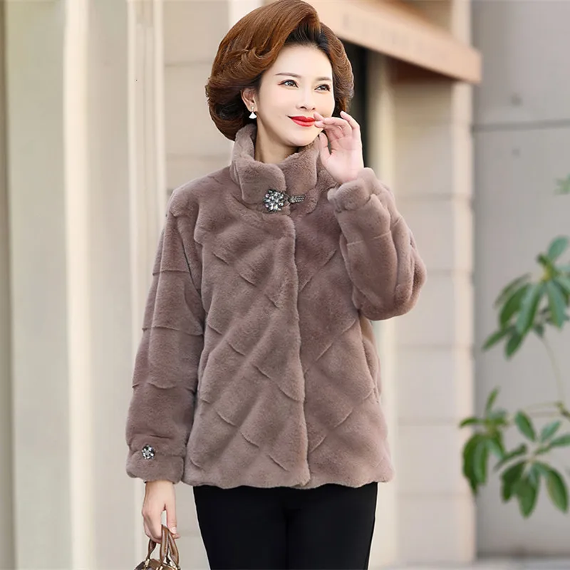 High End Mother Winter Jacket Thick Quilted Short Middle Aged Women Mink Fur Coat Elegant Female Faux Mink Velvet Woolen Outwear