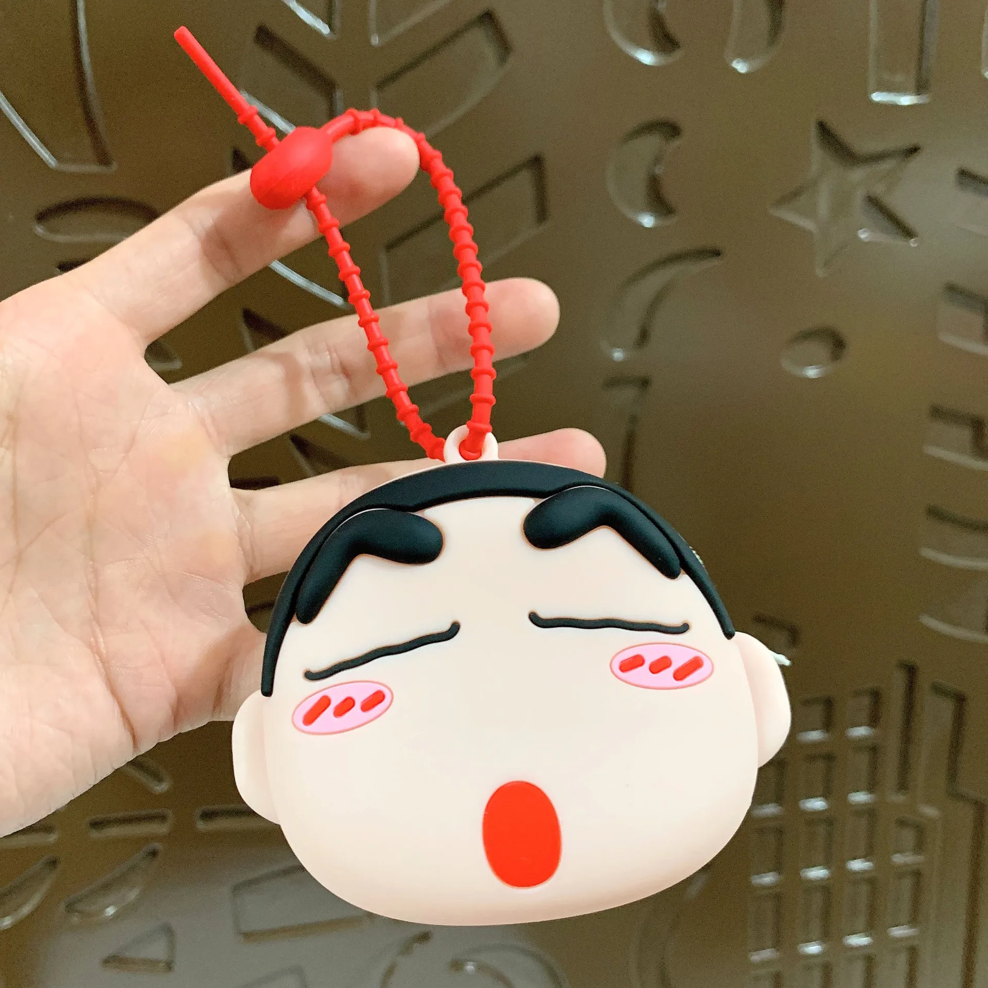 تلوين شين تشان المفاتيح المحفظة Kawaii محفظة نسائية للعملات المعدنية سماعة المنظم كابل البيانات المنظم حقيبة حلقة رئيسية هدايا عيد الميلاد عيد الميلاد