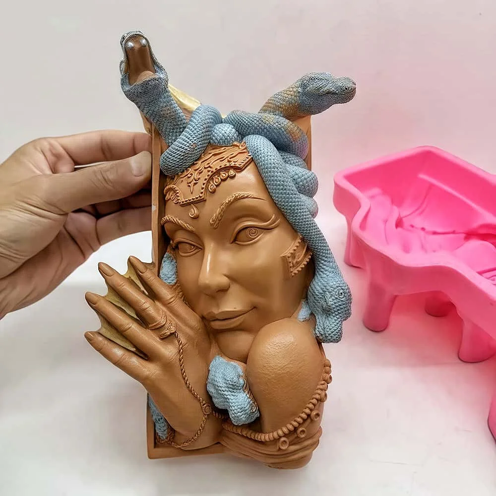 

Cross border Medusa silicone molds are used to make gypsum candles, resin concrete decorations, desk ornaments