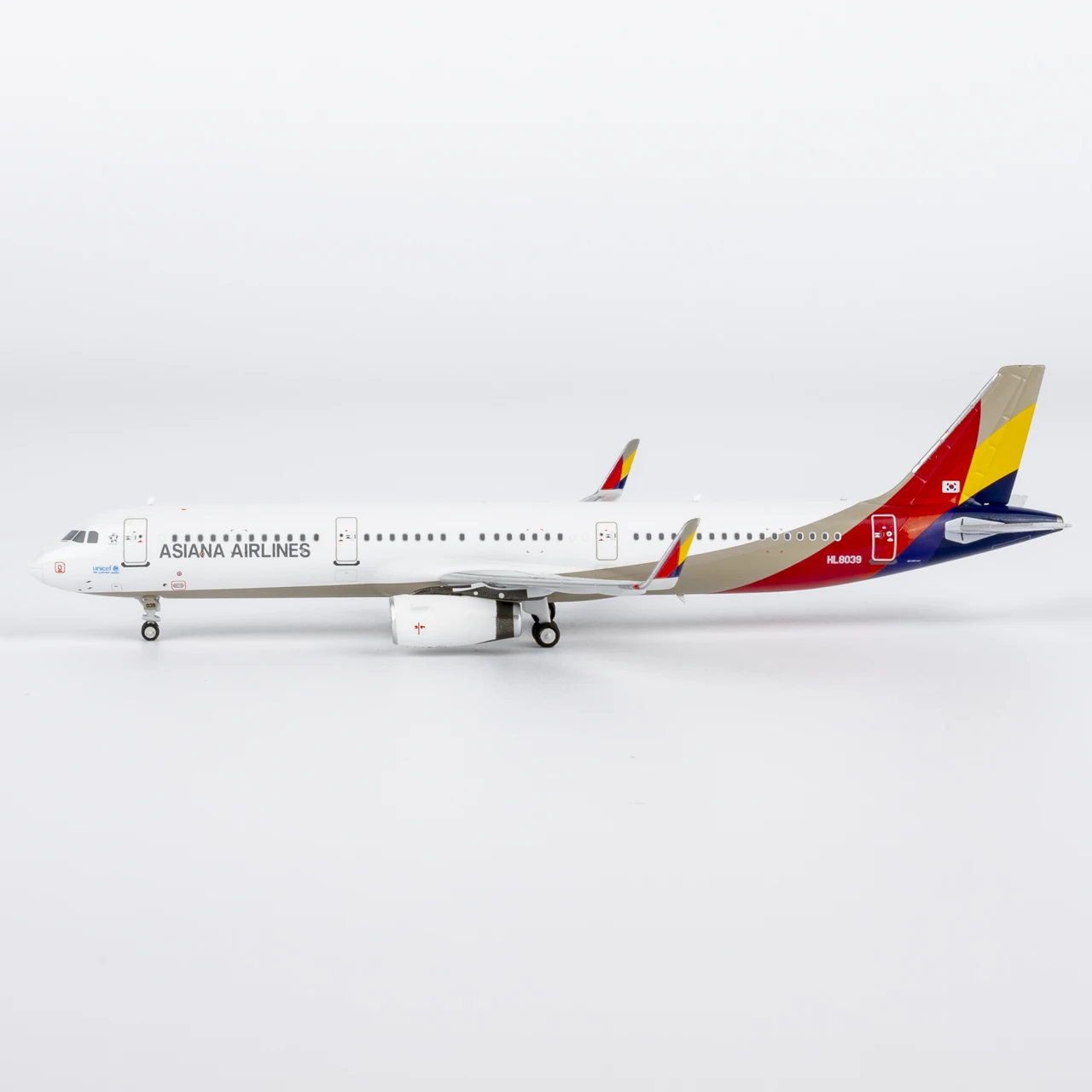 13127 سبيكة تحصيل طائرة هدية NG نموذج 1:400 ايرلاينز الآسيوية "StarAlliance" ايرباص A321-200 دييكاست نموذج طائرة HL8039