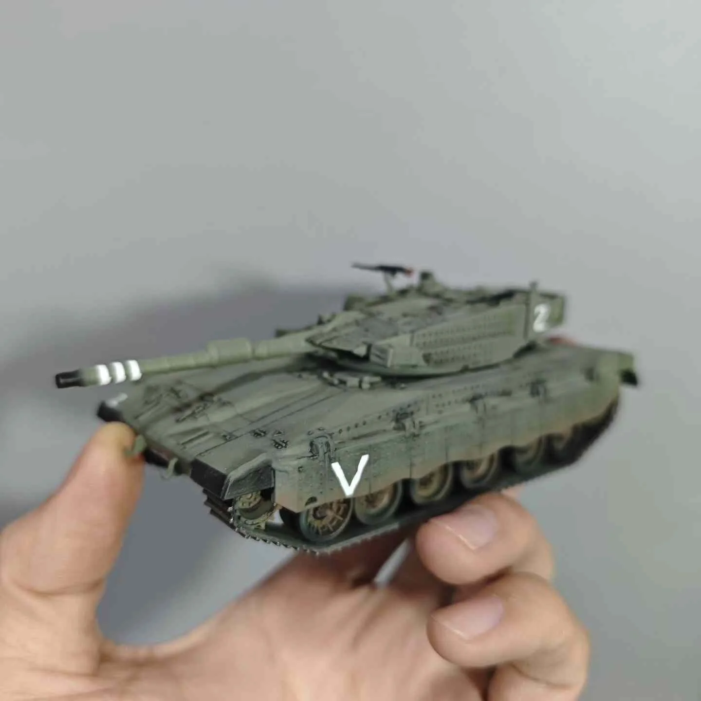 1/72 Israel Merkava , hand-painted finished model decorative ornament, plastic material (ships after 3 days of work)