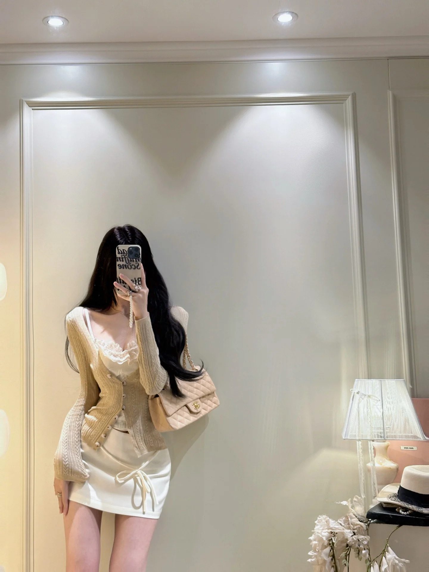 

Нежный шикарный кружевной кардиган с V-образным вырезом и сложной отделкой, цвет молочного чая, вязаный, с эффектом миндального сахара, для женщин, на все сезоны