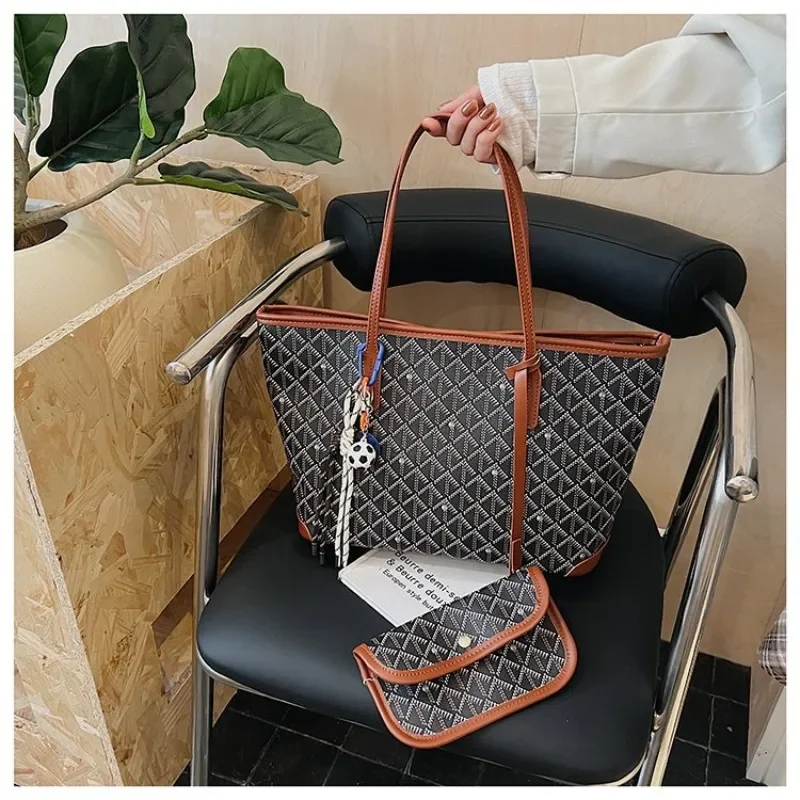 

Commuting Tote Bag for Women, Large Capacity 2025 New Casual Autumn and Winter Versatile Single-shoulder Shopping Bag